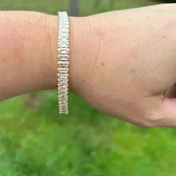 4/$50 Diamond rhinestone gold dainty woman bracelet 7  inches - Picture 4 of 7